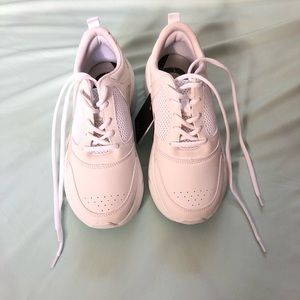 White chunky sneakers